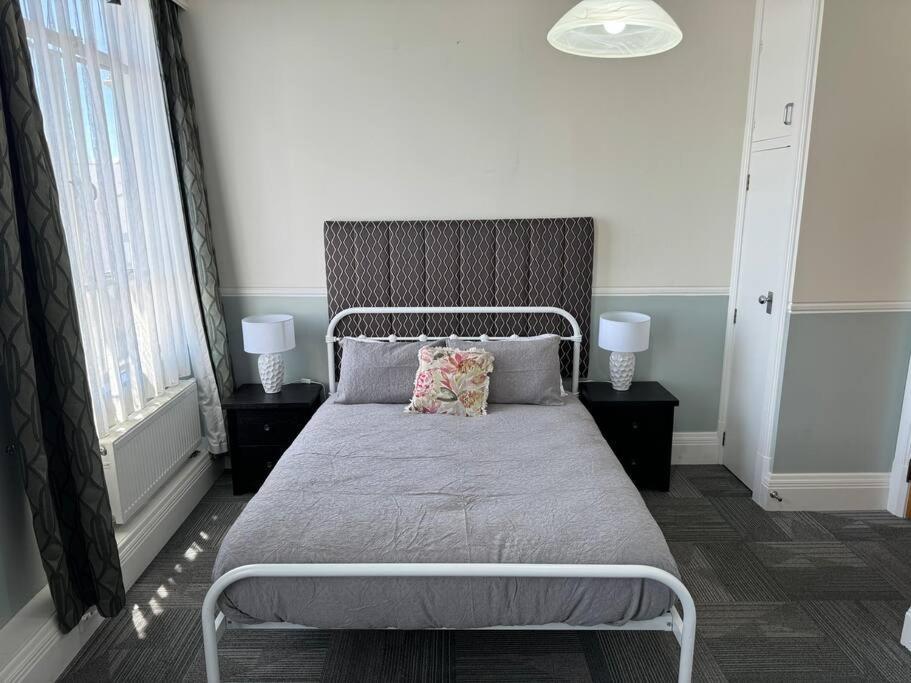 4 Large Bedroom Apartment In The City Hastings Εξωτερικό φωτογραφία