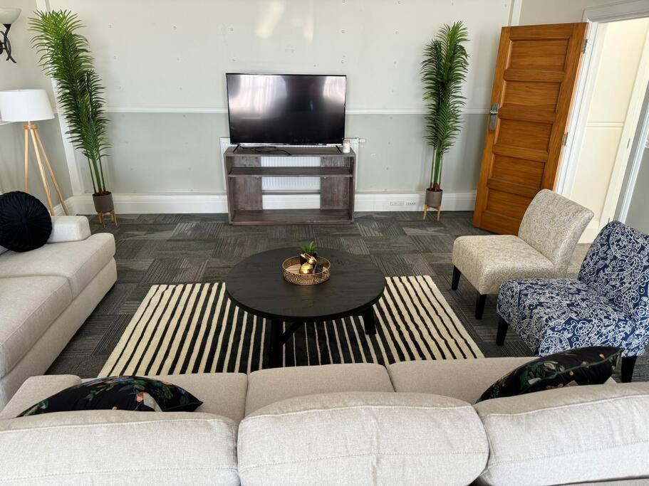 4 Large Bedroom Apartment In The City Hastings Εξωτερικό φωτογραφία