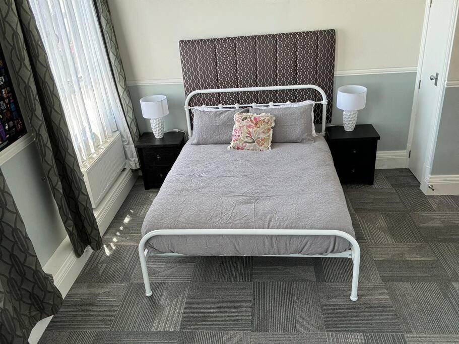4 Large Bedroom Apartment In The City Hastings Εξωτερικό φωτογραφία